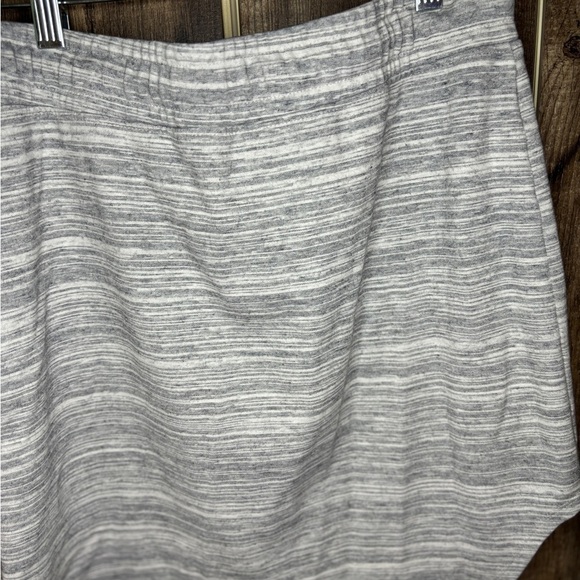 Banana Republic Gray Knit High/Low Skirt Elastic Waist Women's Size Small - Picture 7 of 7